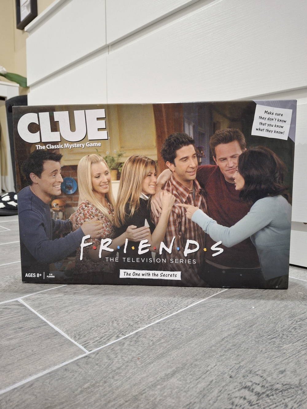 F.R.I.E.N.D.S Clue Board Game - Picture 2 of 5
